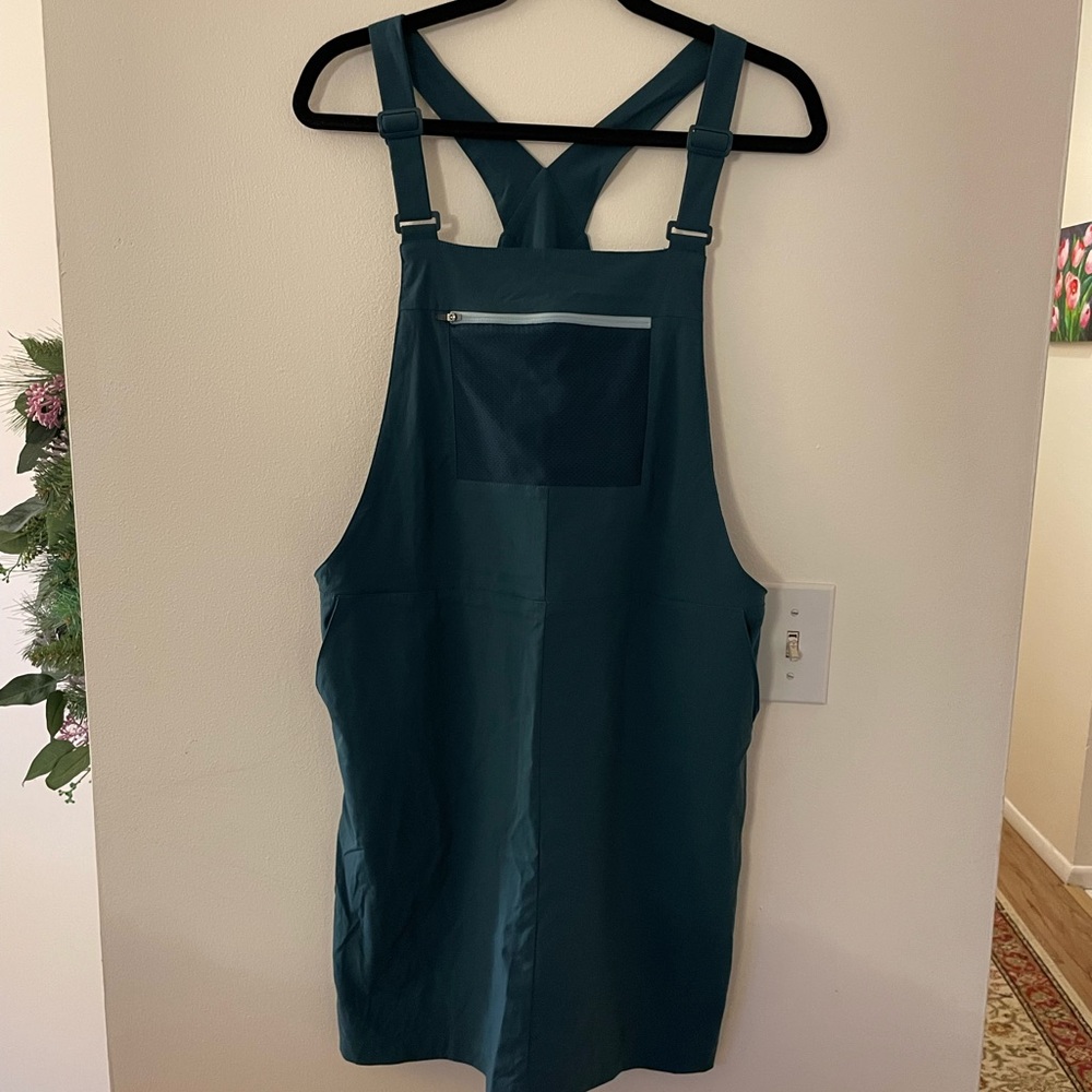 Cotopaxi women’s Tolima overalls dress teal size L like new